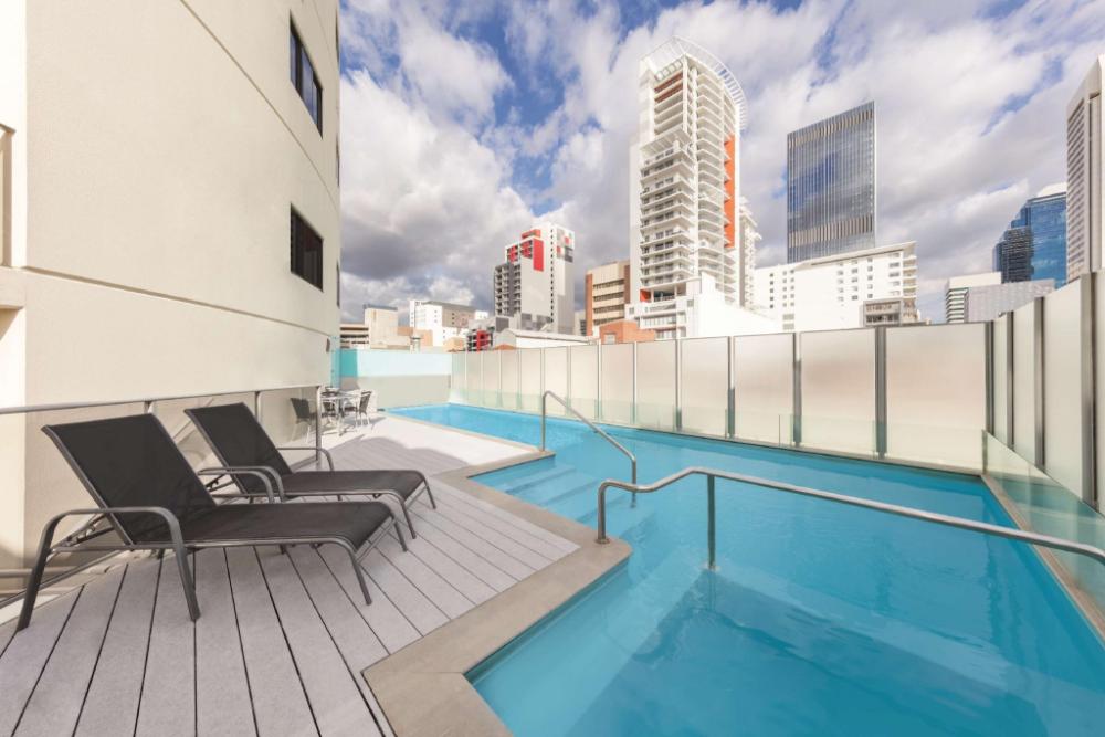 adina apartment hotel perth barrack plaza