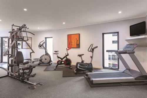adina apartment hotel perth barrack plaza