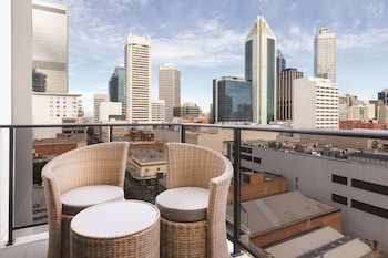 adina apartment hotel perth barrack plaza
