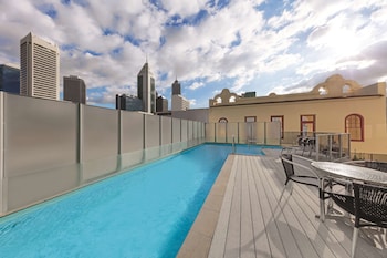 adina apartment hotel perth barrack plaza