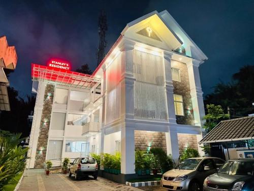 Stanley's Residency,,3 star
