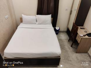 raj residency govindpuri couple friendly hotel
