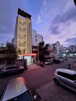 hotel rudraksh