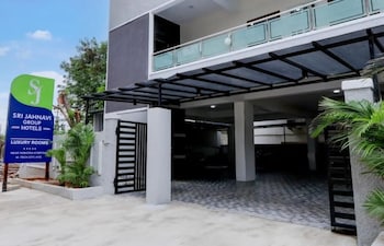 sri jahnavi group of hotels