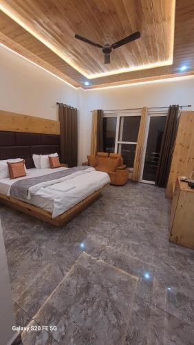 hotel skywing by mountmemory