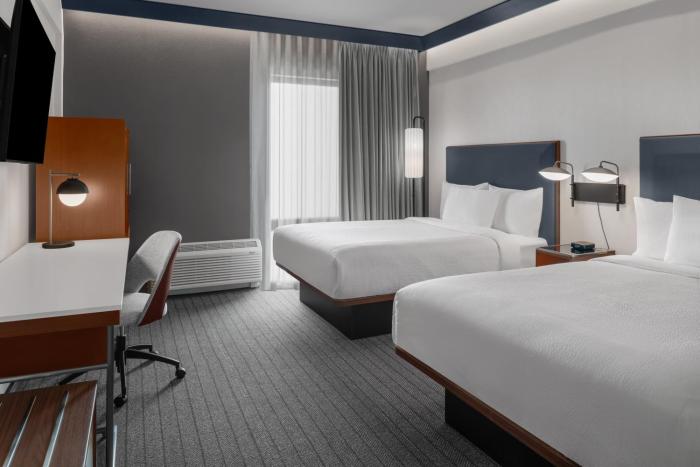 courtyard by marriott woodland