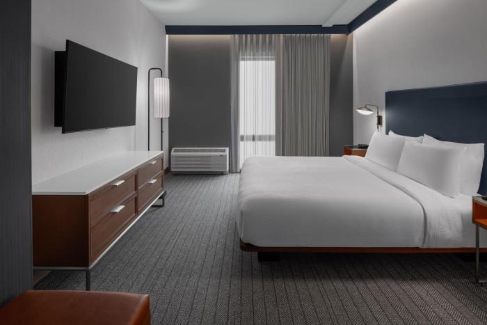 courtyard by marriott woodland