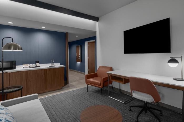 courtyard by marriott woodland