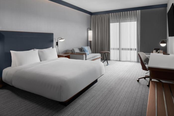 courtyard by marriott woodland