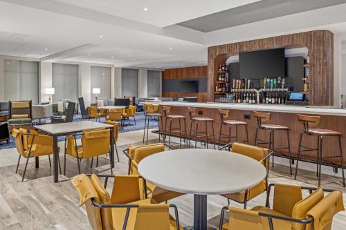 courtyard by marriott woodland