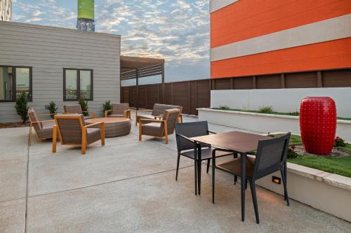 courtyard by marriott woodland