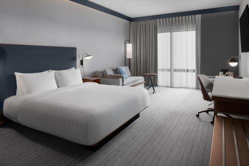 courtyard by marriott woodland