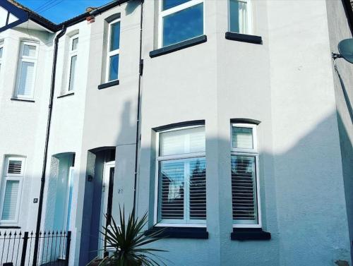 hill grove 2 bedroom apartment