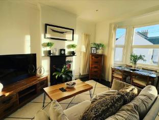 hill grove 2 bedroom apartment