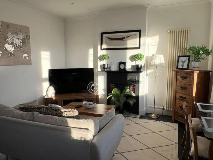 hill grove 2 bedroom apartment