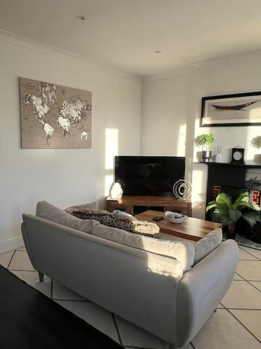 hill grove 2 bedroom apartment