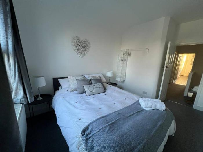 hill grove 2 bedroom apartment