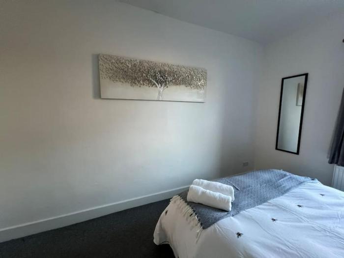 hill grove 2 bedroom apartment