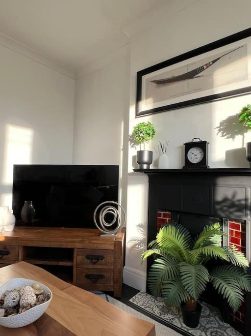 hill grove 2 bedroom apartment