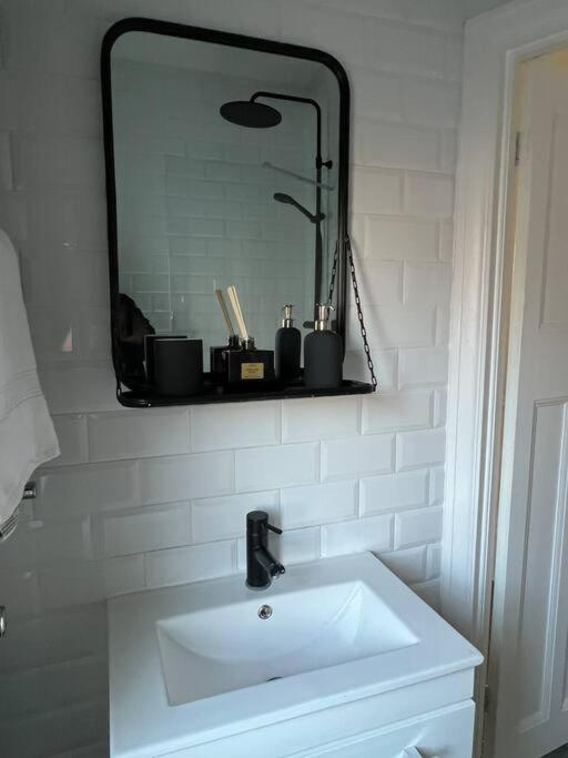 hill grove 2 bedroom apartment