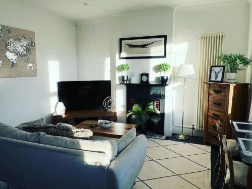 hill grove 2 bedroom apartment