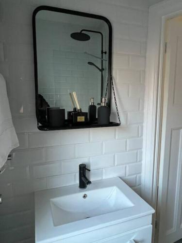 hill grove 2 bedroom apartment