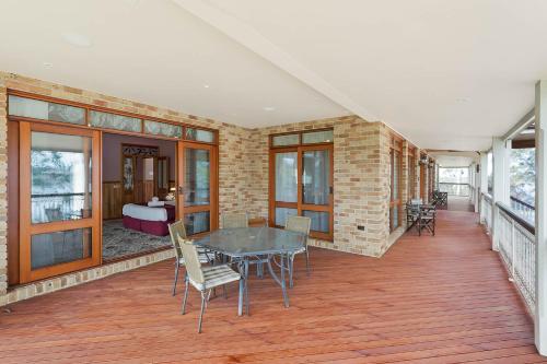 robyns nest lakeside resort