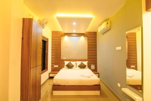 royal plaza wayanad