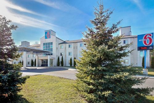 Motel 6 Peterborough, On,Gannon Village>>Bailieboro,2 star