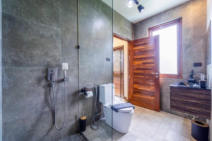 secluded oasis for family bm5