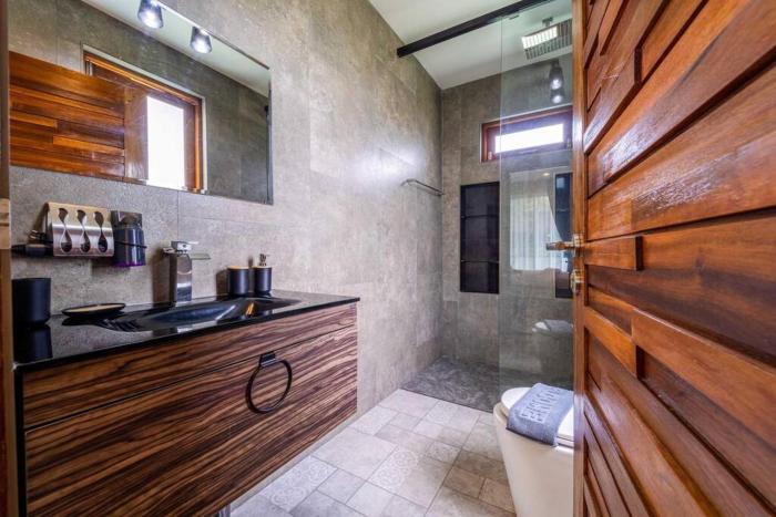 secluded oasis for family bm5