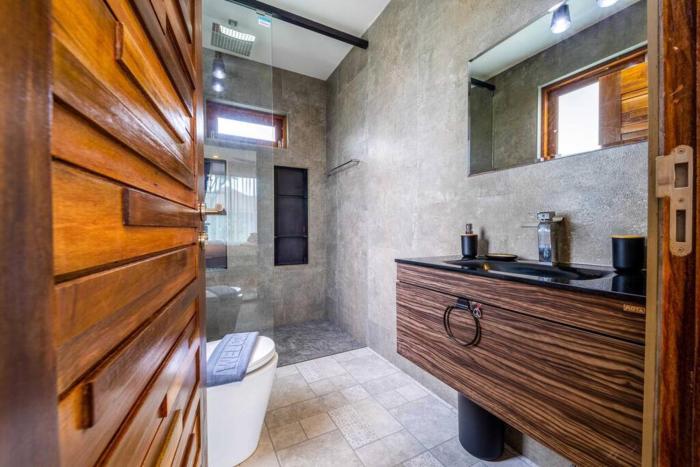 secluded oasis for family bm5