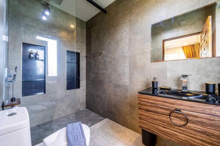 secluded oasis for family bm5