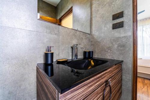 secluded oasis for family bm5