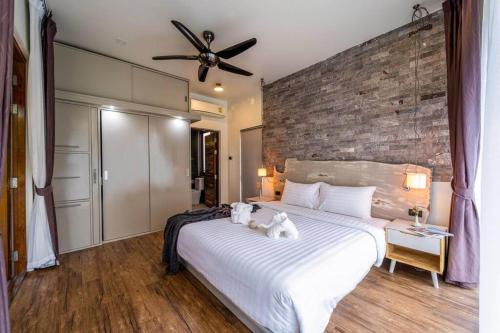 secluded oasis for family bm5