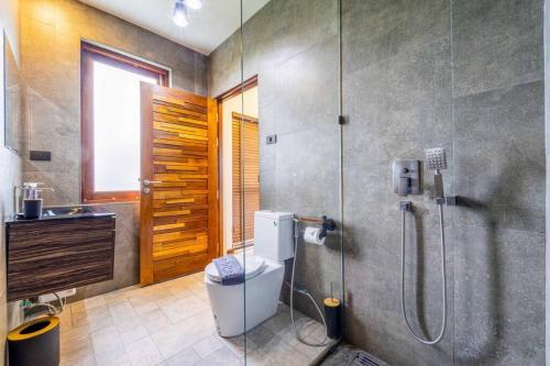 secluded oasis for family bm5