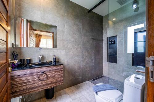 secluded oasis for family bm5