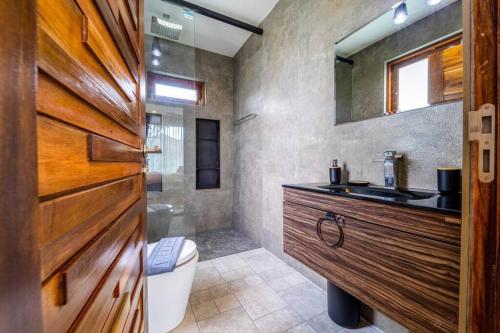 secluded oasis for family bm5