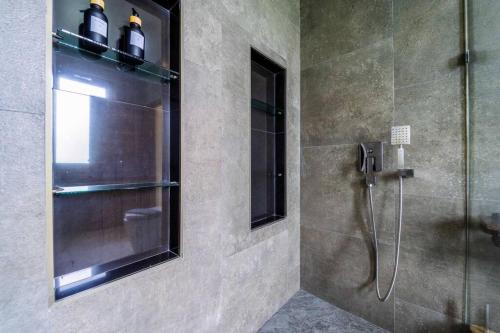 secluded oasis for family bm5