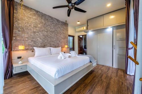 secluded oasis for family bm5