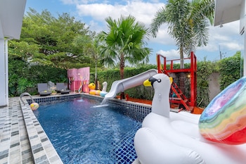 luxury and playful 5 bed pool villa cc