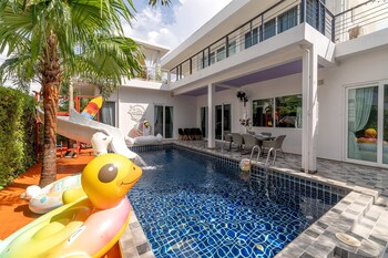 luxury and playful 5 bed pool villa cc