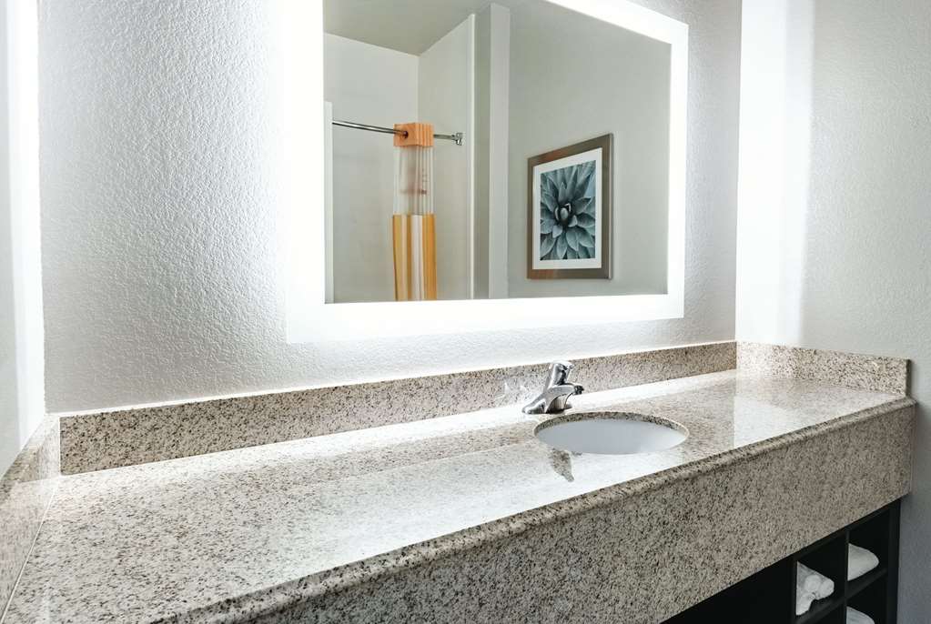 la quinta inn and suites by wyndham phoenix i 10 west