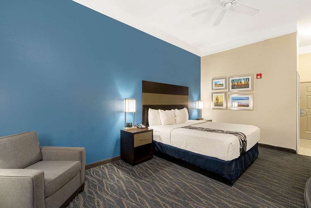 la quinta inn and suites by wyndham phoenix i 10 west