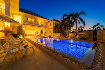 luxurious 5 bed private pool villa pv5