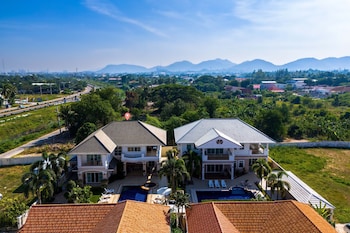 luxurious 5 bed private pool villa pv5