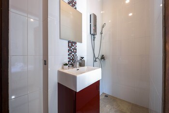 luxurious 5 bed private pool villa pv5