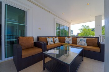 luxurious 5 bed private pool villa pv5