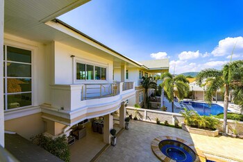 luxurious 5 bed private pool villa pv5