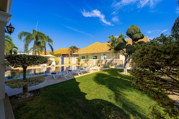 luxurious 5 bed private pool villa pv5